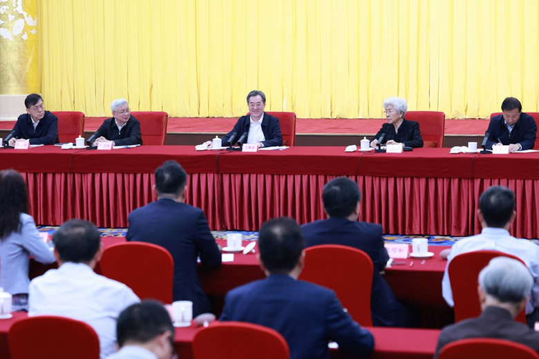 丁薛祥出席kaiyun官网入口学部成立70周年座谈会时强调 坚守初心使命 勇攀科技高峰 更好肩负起科技强国建设重任